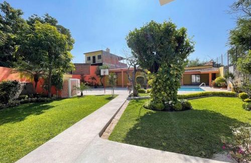 Jojutla House | Discover Casa de Fin de Semana: Pet-Friendly Getaway