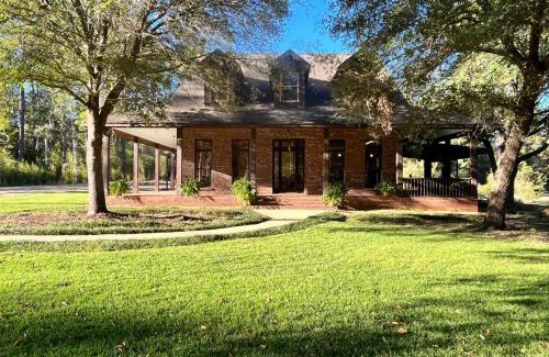 Summit Villa | Discover Family-Friendly Fun at Caston Farms Hotel
