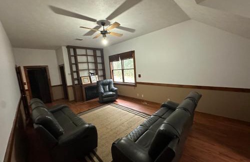 Summit Villa | Discover Family-Friendly Fun at Caston Farms Hotel