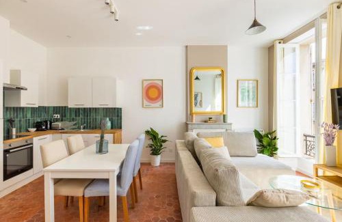 Notre-Dame du Mont Apartment | Inviting 3 Bedrooms Near Place Notre Dame Dumont