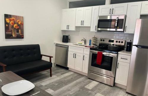 East Parkside Apartment | Relaxing Pet-Friendly Apartment for 3 Guests in City Center