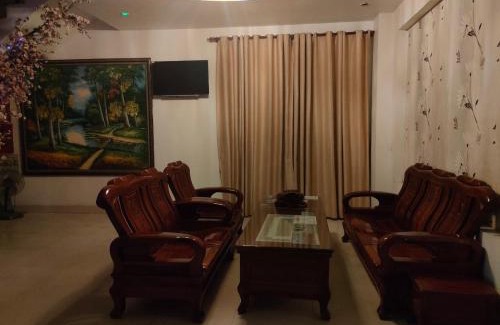 Vinh Hotel | Discover Comfort at Khach San Viet Uc - Family-Friendly Stay