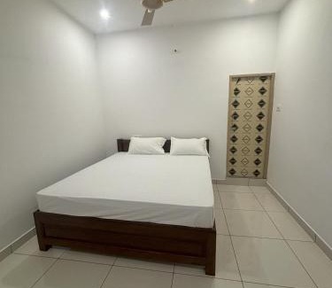 Kottakuppam House | Cozy SeaBreeze Homestay - Perfect for Family Getaways