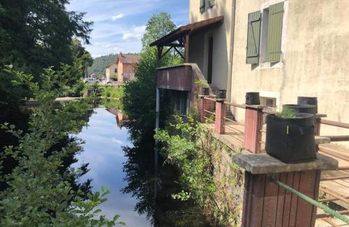 Fresse-sur-Moselle House | Discover La Maison du Gaston: Family & Pet-Friendly Retreat