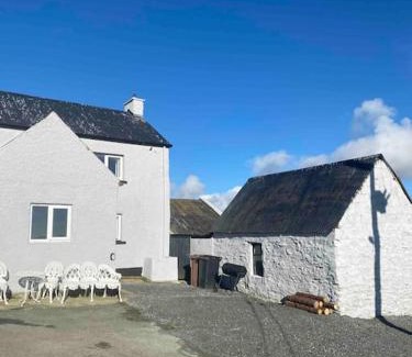 Omagh House | Family-Friendly Getaway at An Teach Uachtarach Hotel
