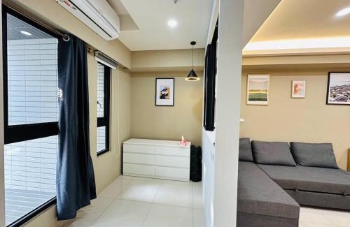 Sanmin Apartment | Convenient Stay Near Train Station with Free Parking & WiFi