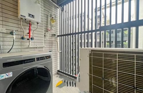 Sanmin Apartment | Convenient Stay Near Train Station with Free Parking & WiFi