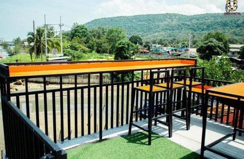 Khlong Yai Resort | Explore Limlay House: Family-Friendly Getaway Awaits