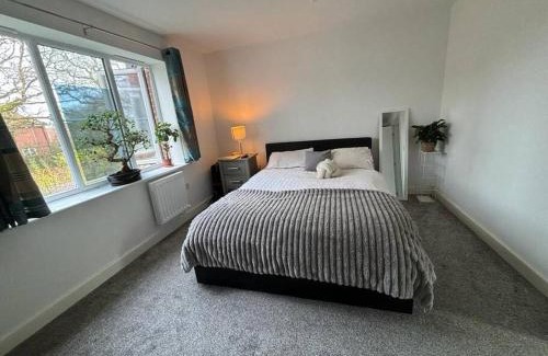 Cranleigh Apartment | Modern Apartment in Cranleigh: Family-Friendly Comfort