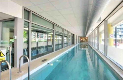 Greenwich Apartment | Contemporary 1-Bed Apartment with Pool and Gym Access