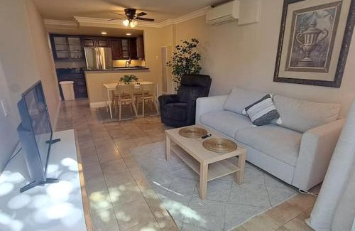 University City Apartment | Experience Coastal Comfort at La Jolla One-Bedroom Condo