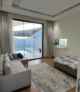 Barka Ski Chalet | Discover Infinity Chalet: Family-Friendly with Pool Access