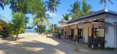 El Nido House | Beachfront Bliss at CocoHut Beach House - Rated 9/10