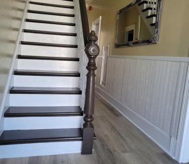 Saint-Raymond House | Budget-Friendly Stay at L'auberge du Vieux Pont