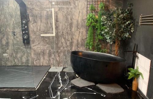 Mirabel House | Indulge at 13lack Luxury: Perfect for Family Getaways