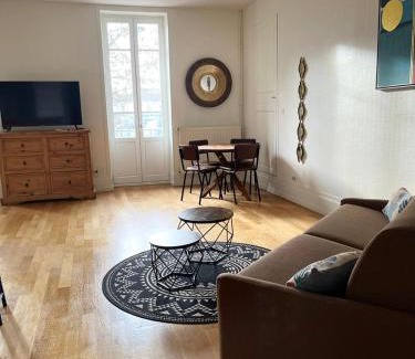 Chalon-sur-Saone Apartment | Pet-Friendly Retreat at Le Vuitton: Rated 10/10 by Guests