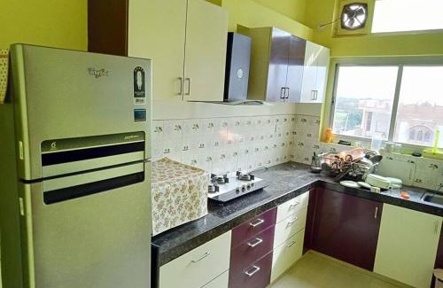 Uchiyarda Apartment | Cozy Smriti Niwas - Perfect for Pet Lovers on a Budget