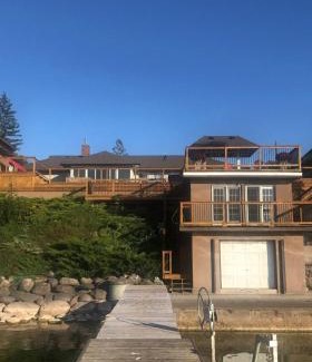 Brock Resort | Discover Alice’s Wonderland: Ocean View & Pet Friendly Retreat