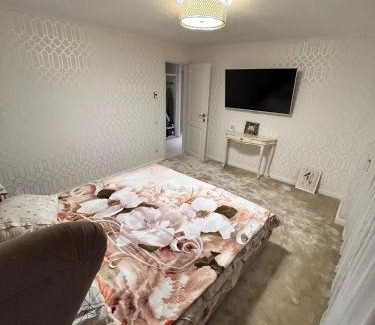 Craiova Apartment | Child-Friendly Retreat at Moerana Luxury Apartment