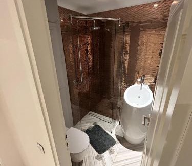 Craiova Apartment | Child-Friendly Retreat at Moerana Luxury Apartment