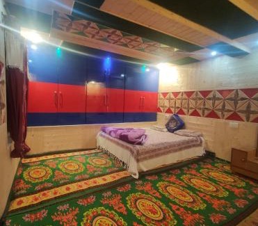 Srinagar House | Budget-Friendly Stay at Adil Paying Guest House