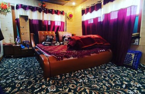 Srinagar House | Budget-Friendly Stay at Adil Paying Guest House