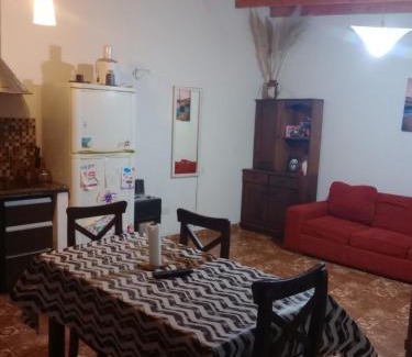 Las Rosas House | Convenient Daily Rentals with Pool and Pet-Friendly Options