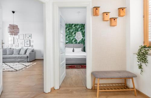 Oradea Apartment | Pet and Child Friendly Green Flat - Guest Rated 10/10