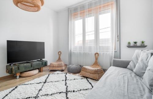 Oradea Apartment | Pet and Child Friendly Green Flat - Guest Rated 10/10