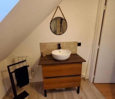 Cosne-Cours-sur-Loire Apartment | Cozy Apartment for Families: Ideal Child-Friendly Retreat