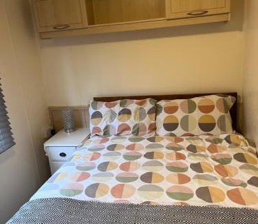 Great Houghton Other | Pet-Friendly Bliss at BLW 04 with Pool and Breakfast