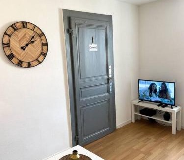 Mandeure Apartment | Discover Family-Friendly Comfort at L’atelier des rêves