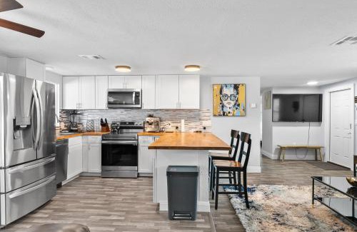 Ridge Wood Heights House | Relaxing Private Home with Heated Pool & Oceanfront Views