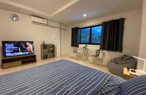 Kathu Apartment | Budget-Friendly Stay at 84 Bar & Guest House with Pool