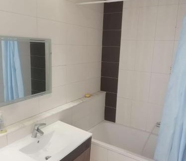 Eastern Khezama Apartment | Ocean View Apartment with Private Beach for Unforgettable Stays