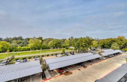 Govalle Apartment | Stylish East Austin 1BR with Gym & Pool Access