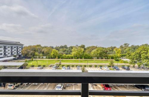 Govalle Apartment | Stylish East Austin 1BR with Gym & Pool Access