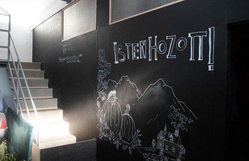 Kaposvar Apartment | Top-Rated Kecelhegyi Vendégház with Family-Friendly Perks
