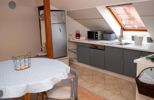 Kaposvar Apartment | Top-Rated Kecelhegyi Vendégház with Family-Friendly Perks