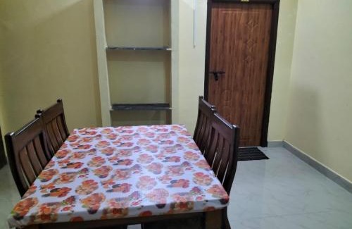 Kuilapalayam House | Cozy Subam Guest House: Pet and Child Friendly Retreat