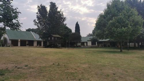 Eikenhof House | Discover The Stix Country Home: Family-Friendly Retreat
