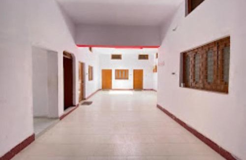 Orchha Hotel | Discover Hotel Shri Mahant: Family-Friendly in Orchha
