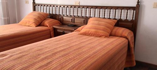 Puebla de Trives Hotel | Cozy Casanova Hostal Restaurante: Pet-Friendly Retreat Awaits