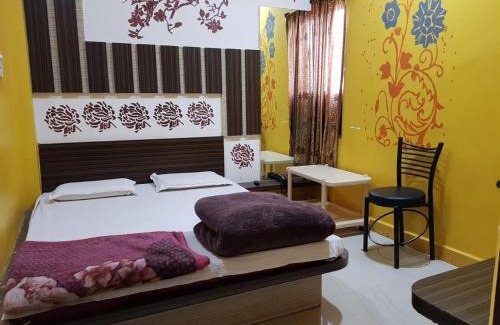 Omkareshwar Hotel | Discover Hotel Shri Radhe Krishna, Omkareshwar - Family-Friendly