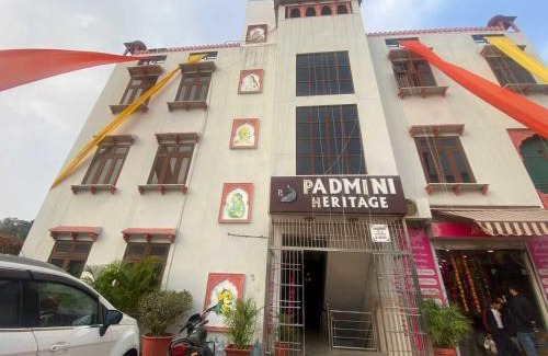 Jhotwara Hotel | Discover Family-Friendly Comfort at OYO Padmini Heritage