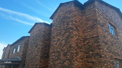 Matibidi House | Cozy Matibidi Guest Lodge with Breakfast & Family-Friendly Perks