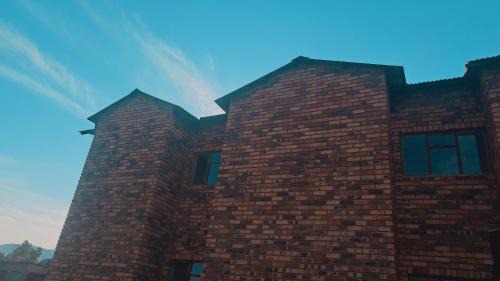 Matibidi House | Cozy Matibidi Guest Lodge with Breakfast & Family-Friendly Perks