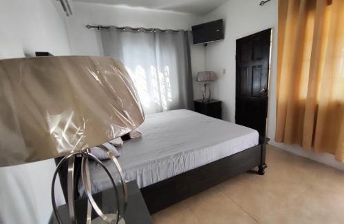 Portmore House | Comfortable Private Ensuite Room for Families