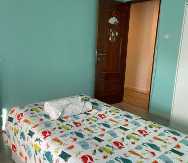 Reboleira House | Comfortable Shared Apartment with Child-Friendly Amenities