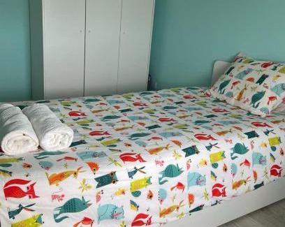 Reboleira House | Comfortable Shared Apartment with Child-Friendly Amenities
